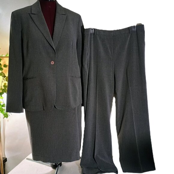 Jones & Co. Jackets & Blazers - EUC: Jones & Co Size 18 Gray Three-Piece Suit